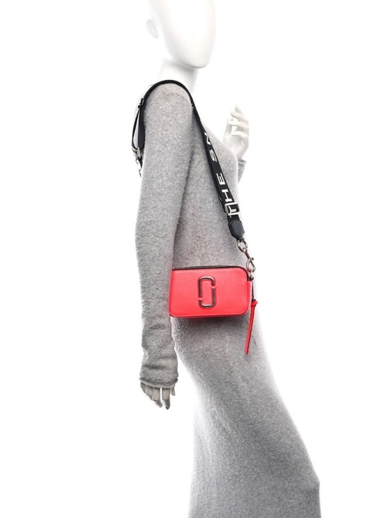 Marc Jacobs Handbags - Marc Jacobs RARE Snapshot crossbody bag